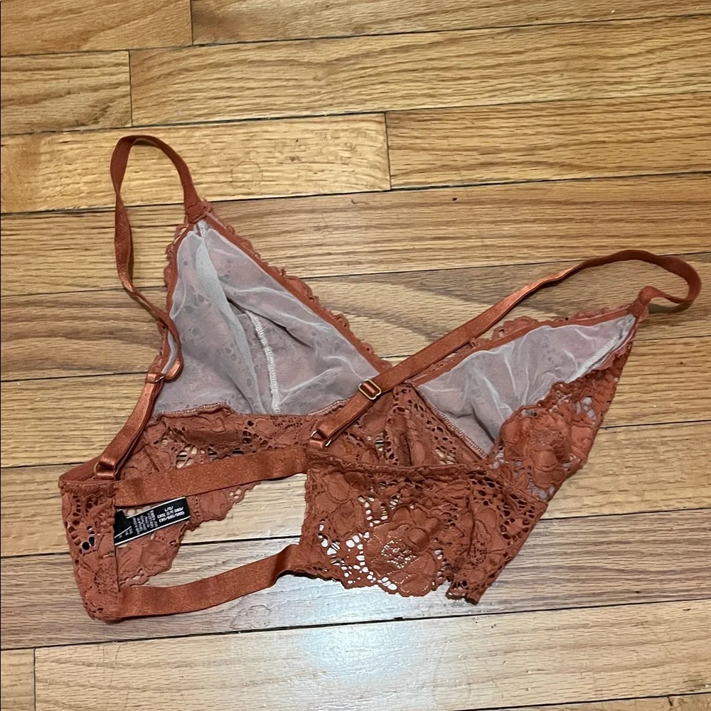 Medium Victoria’s Secret Orange Lace Bralette